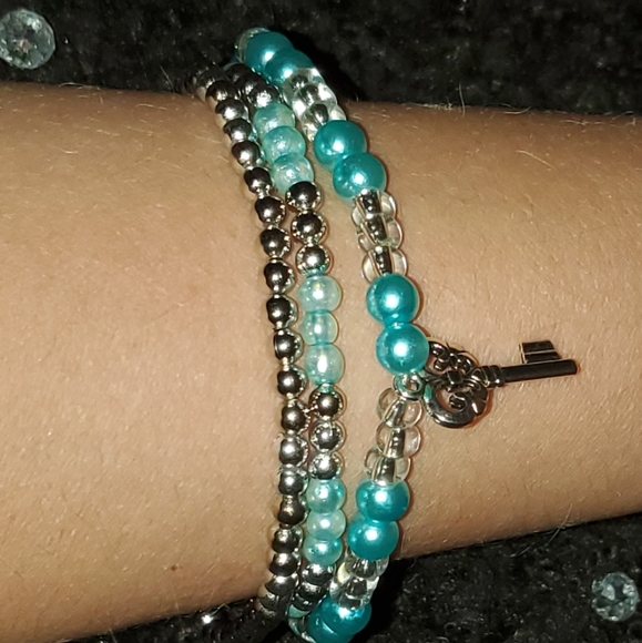 Handmade bracelets - Picture 2 of 3